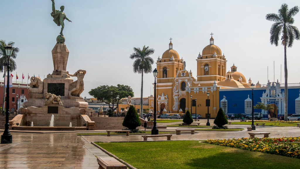 TRUJILLO CITY TOURS WITH ENGLISH TOURS GUIDE FROM NORTH OF PERU